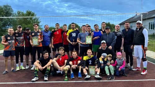 Бигәнәй авылы яшьләре призына ир-атлар командалары арасында волейбол буенча турнир узды