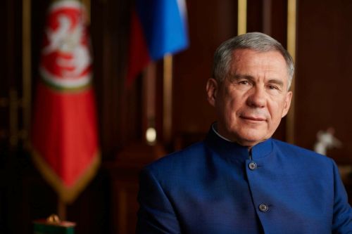Рөстәм Миңнеханов республика халкын Гаилә, мәхәббәт һәм тугрылык көне белән котлады