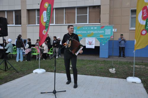 Күршеләр, күршеләр,  иң якын кешеләр...