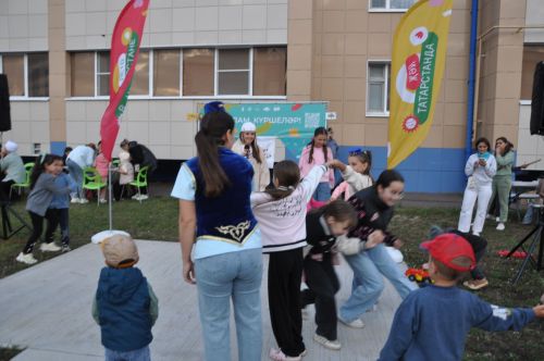 Күршеләр, күршеләр,  иң якын кешеләр...