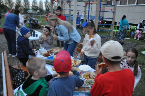 Күршеләр, күршеләр,  иң якын кешеләр...