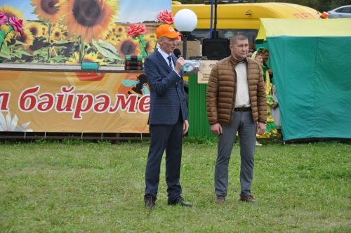 “Балның файдасын аңлап бетерсәләр, конфет янына якын бармаслар иде”