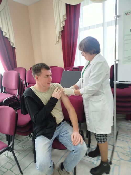 Сайлау участокларында тавыш бирергә килүчеләр гриппка каршы вакцина ясата алды