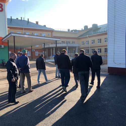 Район үзәк хастаханәсе каршында заманча кан тамырлары үзәге төзелеп килә