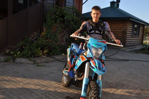 Спорт чыныктырган егет