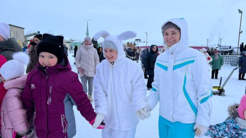 Сабалыларны Үзәк чыршы янында Яңа ел бәйрәме белән Зәринә Хәсәншина котлады (+видео)