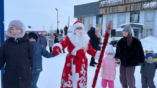 Сабалыларны Үзәк чыршы янында Яңа ел бәйрәме белән Зәринә Хәсәншина котлады (+видео)