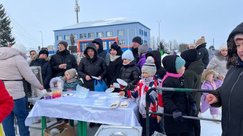 Сабалыларны Үзәк чыршы янында Яңа ел бәйрәме белән Зәринә Хәсәншина котлады (+видео)