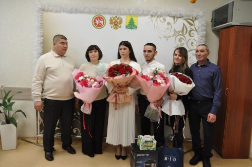Сабада Яңа елның беренче пары язылышты