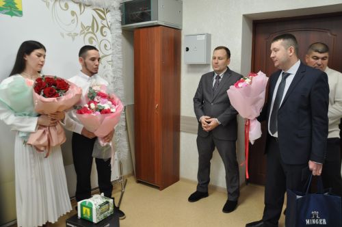 Сабада Яңа елның беренче пары язылышты