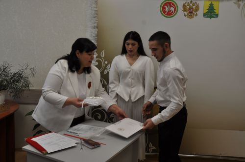 Сабада Яңа елның беренче пары язылышты