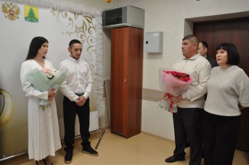 Сабада Яңа елның беренче пары язылышты