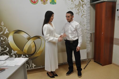 Сабада Яңа елның беренче пары язылышты