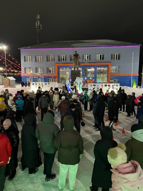 Төп чыршы янында «Сабагаз» идарәсе хезмәткәрләре оештырган бәйрәм чарасында бүген дә халык рәхәтләнеп күңел ачты (+видео)