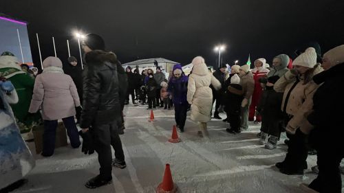 Төп чыршы янында «Сабагаз» идарәсе хезмәткәрләре оештырган бәйрәм чарасында бүген дә халык рәхәтләнеп күңел ачты (+видео)