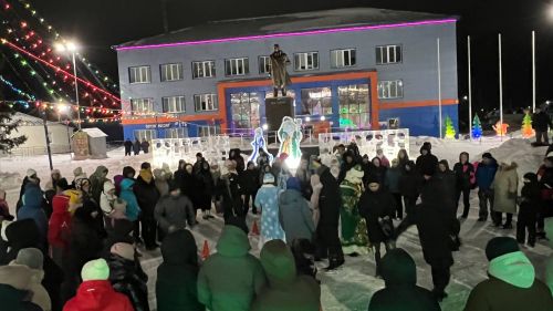 Төп чыршы янында «Сабагаз» идарәсе хезмәткәрләре оештырган бәйрәм чарасында бүген дә халык рәхәтләнеп күңел ачты (+видео)