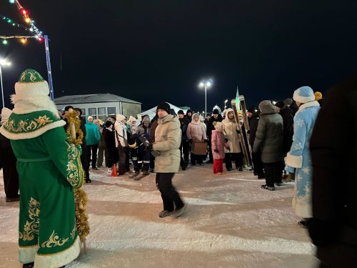 Төп чыршы янында «Сабагаз» идарәсе хезмәткәрләре оештырган бәйрәм чарасында бүген дә халык рәхәтләнеп күңел ачты (+видео)
