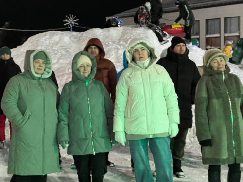 Төп чыршы янында «Сабагаз» идарәсе хезмәткәрләре оештырган бәйрәм чарасында бүген дә халык рәхәтләнеп күңел ачты (+видео)