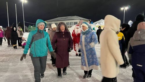 Төп чыршы янында «Сабагаз» идарәсе хезмәткәрләре оештырган бәйрәм чарасында бүген дә халык рәхәтләнеп күңел ачты (+видео)
