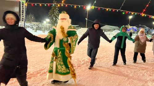 Төп чыршы янында «Сабагаз» идарәсе хезмәткәрләре оештырган бәйрәм чарасында бүген дә халык рәхәтләнеп күңел ачты (+видео)