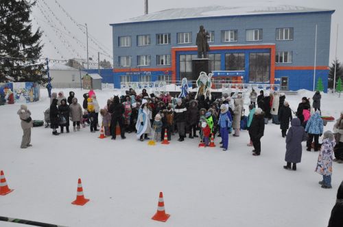 Бүген 14.00 сәгатьтә Төп  чыршы  янында бәйрәмне “Сабагро” җәмгыяте оештырды (+видео)