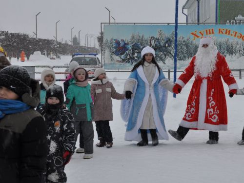 Бүген 14.00 сәгатьтә Төп  чыршы  янында бәйрәмне “Сабагро” җәмгыяте оештырды (+видео)