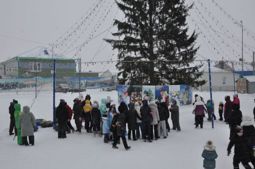 Бүген 14.00 сәгатьтә Төп  чыршы  янында бәйрәмне “Сабагро” җәмгыяте оештырды (+видео)
