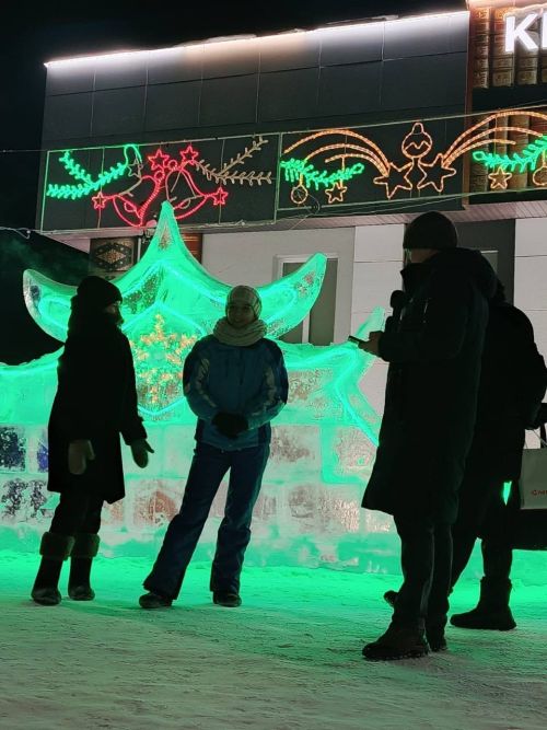 Кичә Сабаның Үзәк чыршысы янында почта элемтәсе һәм район электр элемтәсе узелы хезмәткәрләре бәйрәм оештырды