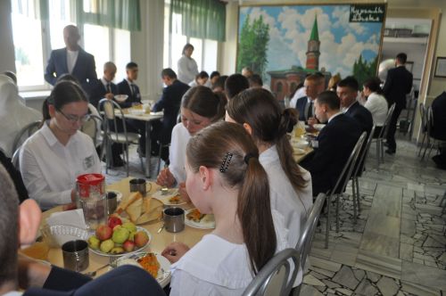 Егет-кызларга аграр көллият югары белем  алуга әзерлек мәйданчыгына әверелде/фоторепортаж