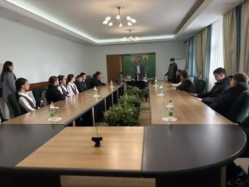 Һөнәрләр дөньясына сәяхәт: Саба гимназиясе укучылары район хакимияте эшчәнлеге белән танышты