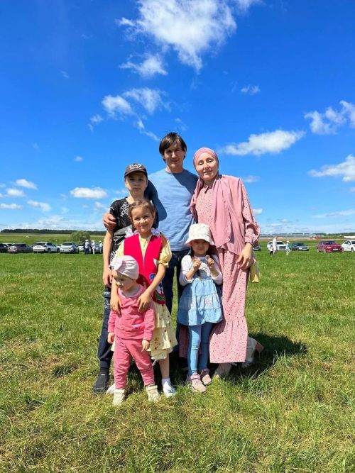 Гүзәл Садыйкова: биш бала анасы, блогер һәм булачак психолог