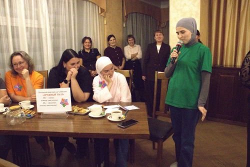 Район мәктәпкәчә яшьтәге балаларның ата-аналары квиз-уенда көч сынашты