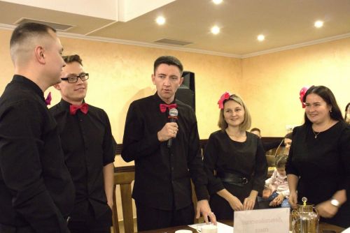 Район мәктәпкәчә яшьтәге балаларның ата-аналары квиз-уенда көч сынашты