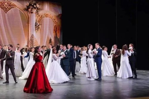 Камал театрында Бөтенроссия киңәшмәсе кысаларында тантаналы никахлашу чарасы узды