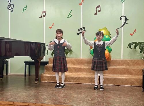 Саба балалар сәнгать  мәктәбе укучылары өлкәннәргә концерт куйды