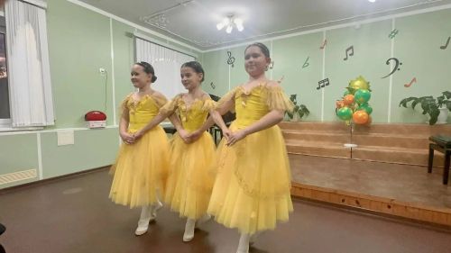Саба балалар сәнгать  мәктәбе укучылары өлкәннәргә концерт куйды