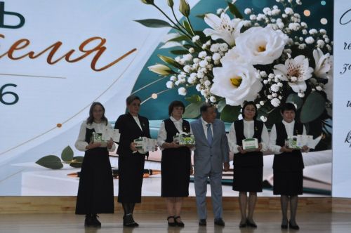 Рәис Миңнеханов: “Сез – киләчәгебезгә нигез салучылар”