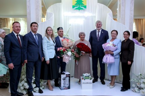 Чәчләр чаларган,  әмма мәхәббәт сүнмәгән....