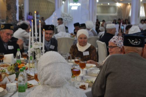 Чәчләр чаларган,  әмма мәхәббәт сүнмәгән....