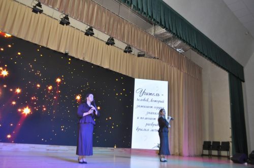 Сабада һөнәри бәйрәмнәре уңаеннан укытучыларны хөрмәтләделәр