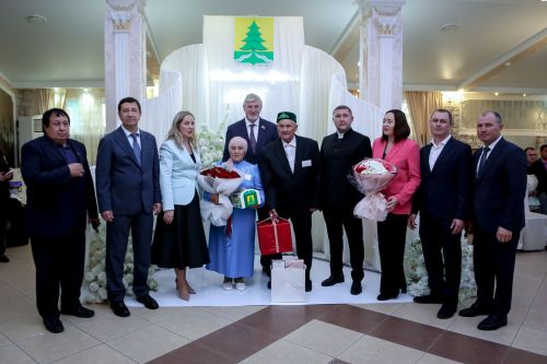 Чәчләр чаларган,  әмма мәхәббәт сүнмәгән....