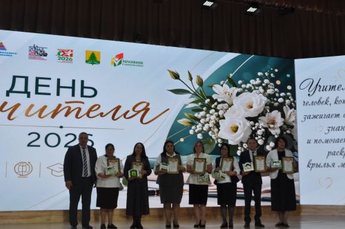 Сабада һөнәри бәйрәмнәре уңаеннан укытучыларны хөрмәтләделәр