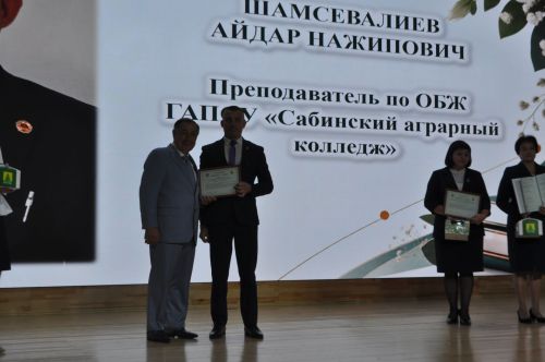 Рәис Миңнеханов: “Сез – киләчәгебезгә нигез салучылар”