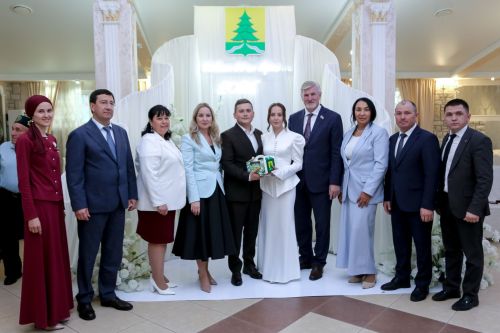 Чәчләр чаларган,  әмма мәхәббәт сүнмәгән....