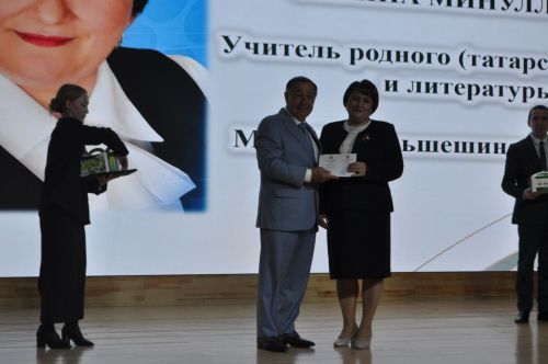 Сабада һөнәри бәйрәмнәре уңаеннан укытучыларны хөрмәтләделәр