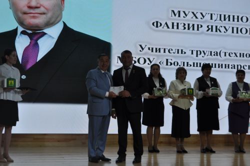 Рәис Миңнеханов: “Сез – киләчәгебезгә нигез салучылар”