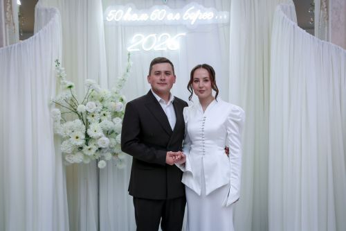 Чәчләр чаларган,  әмма мәхәббәт сүнмәгән....