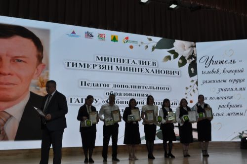 Рәис Миңнеханов: “Сез – киләчәгебезгә нигез салучылар”