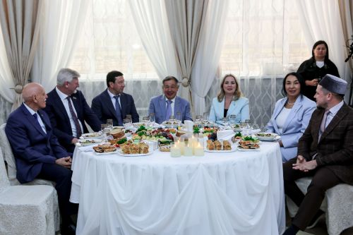 Чәчләр чаларган,  әмма мәхәббәт сүнмәгән....