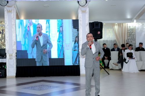 Чәчләр чаларган,  әмма мәхәббәт сүнмәгән....
